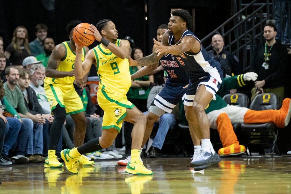 Dana Altman offers injury update on Keeshawn Barthelemy after scary fall