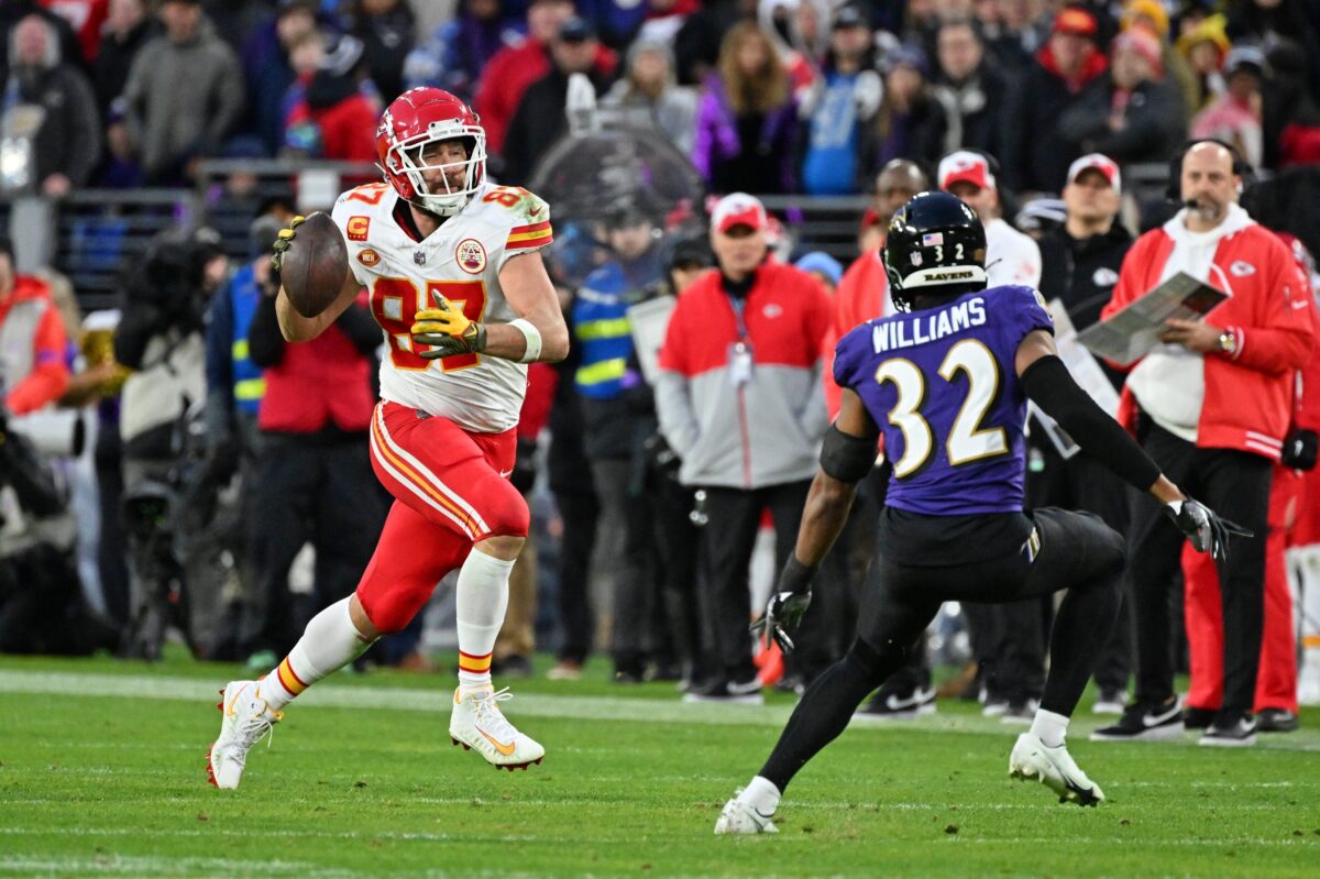 Chiefs TD Travis Kelce passes Jerry Rice for new career postseason receptions record