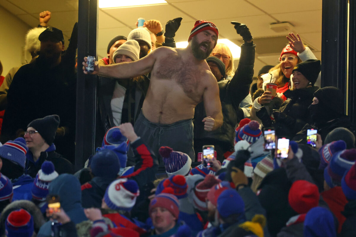 Kylie Kelce revealed her hilarious reaction to Jason Kelce’s shirtless antics at Chiefs – Bills