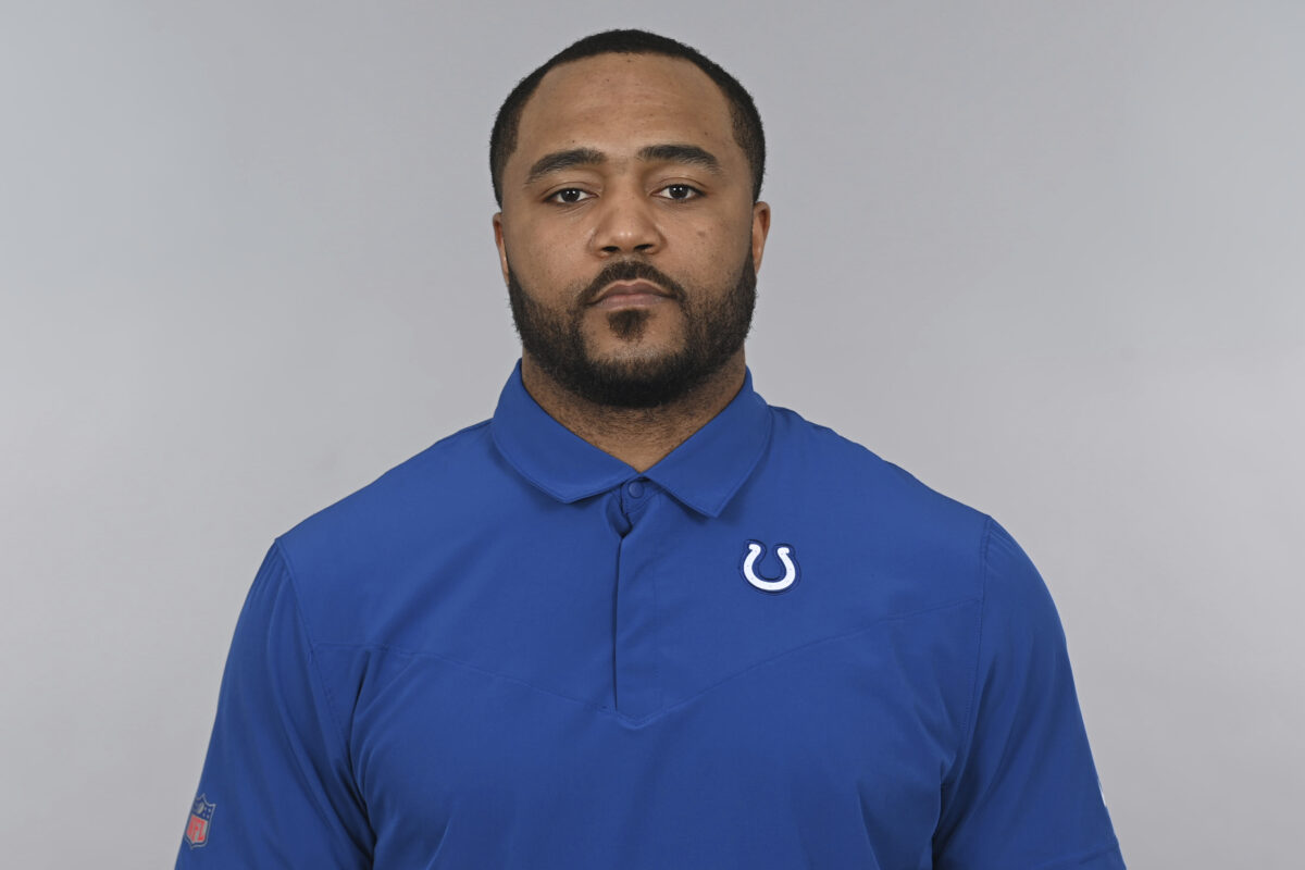 Colts opt against renewing contracts of two defensive coaches