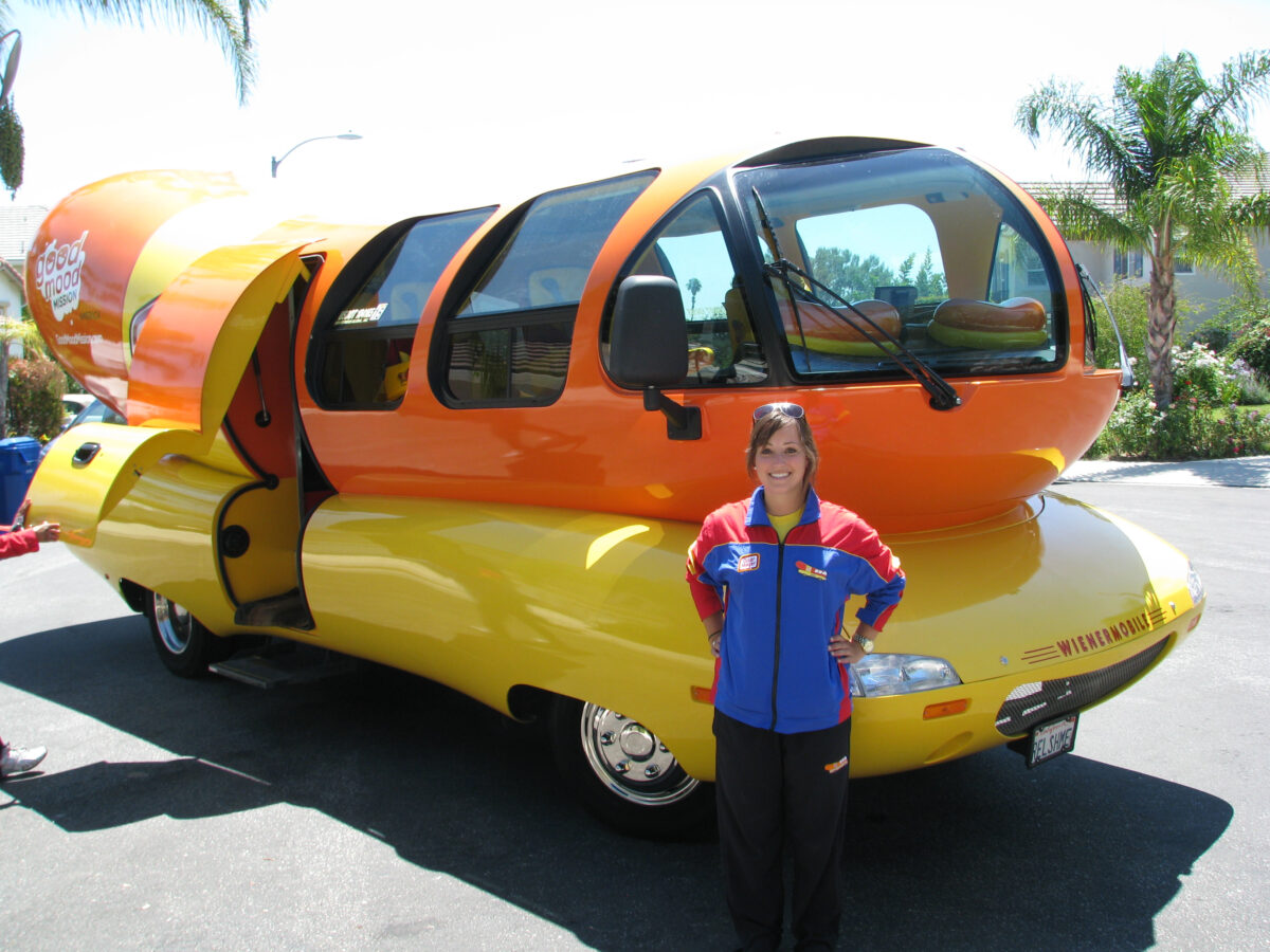 Hot dog! You can drive the Oscar Mayer Wienermobile thanks to a pun-filled job listing