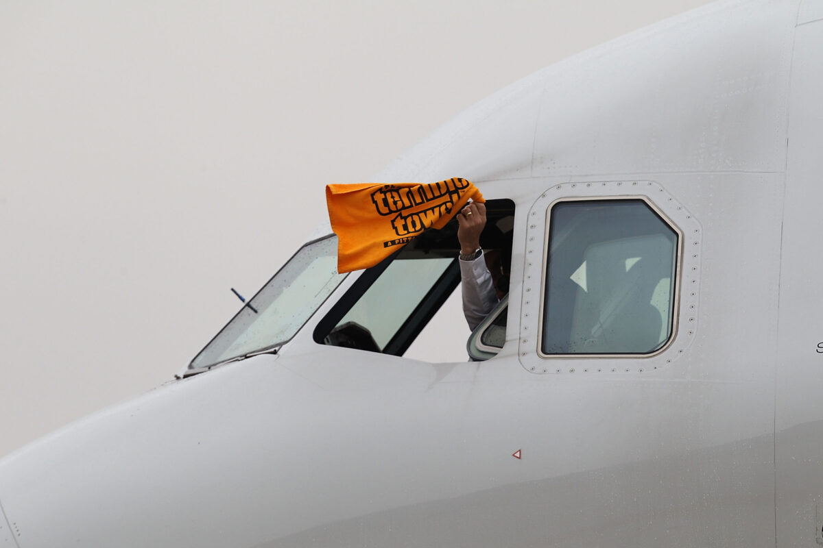 Steelers take flight into winter storm Gerri ahead of Wild Card playoff game