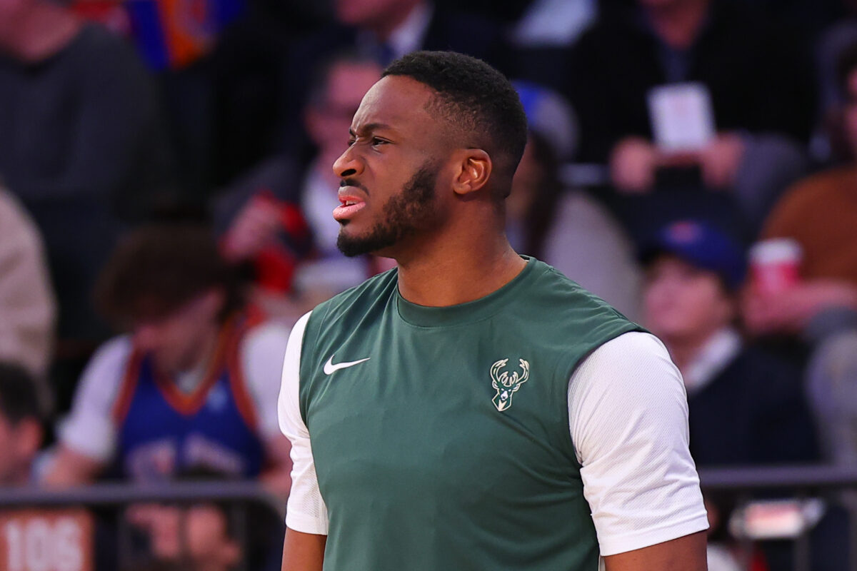 A Timberwolves broadcaster roasted Thanasis Antetokounmpo right as he checked into the game