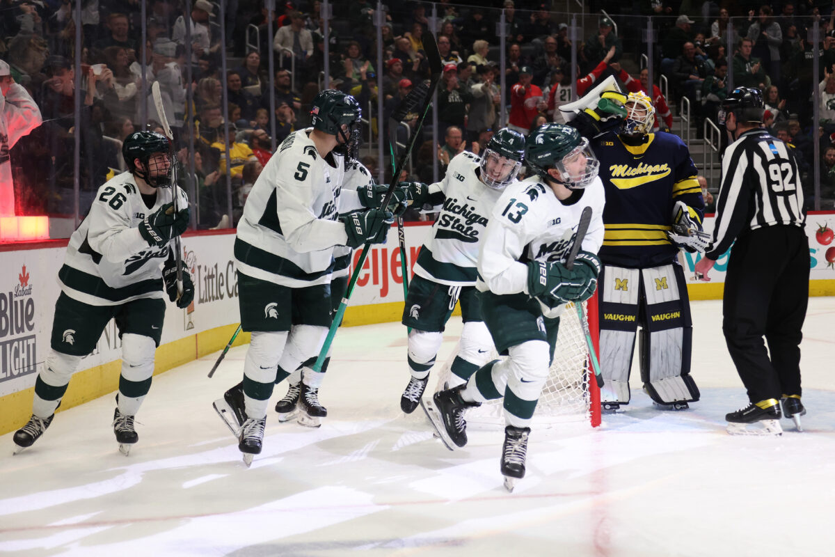 Michigan State hockey defeats Michigan, wins Duel in the D, 3-2