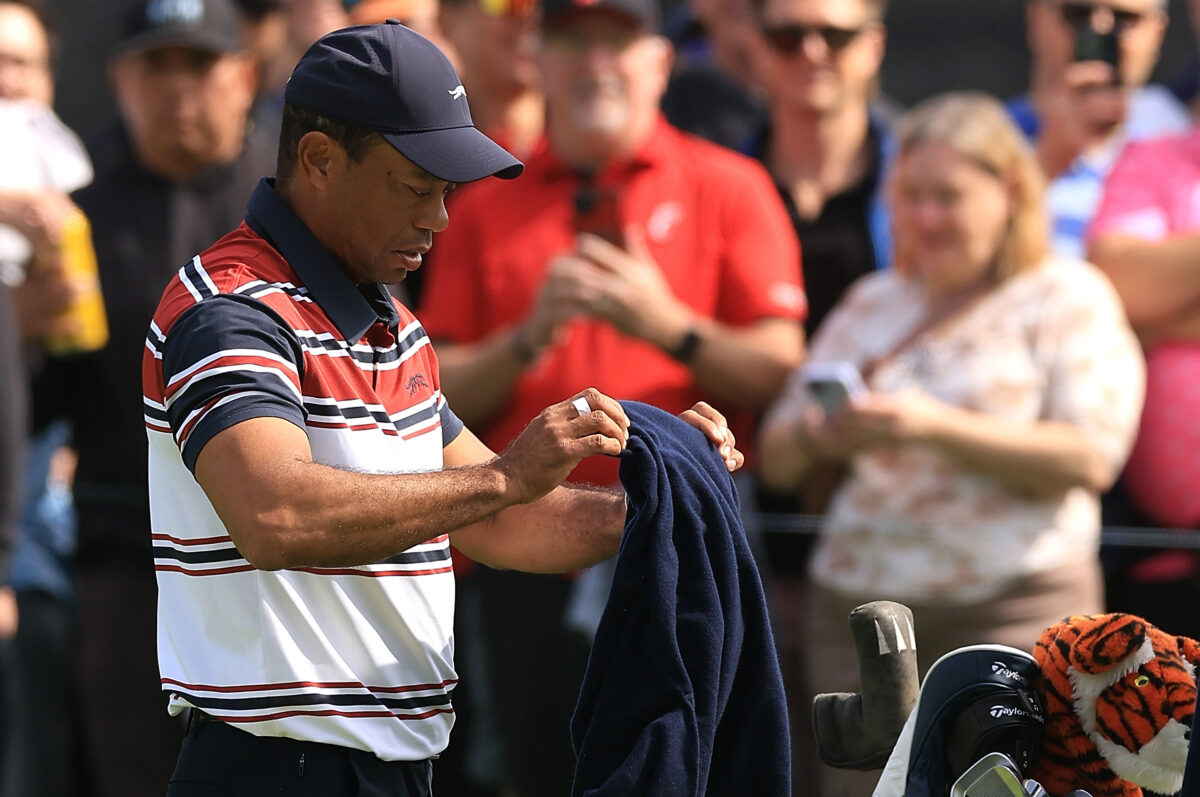 Dehydrated and dizzy (but not injured), Tiger Woods withdraws from second round of 2024 Genesis Invitational