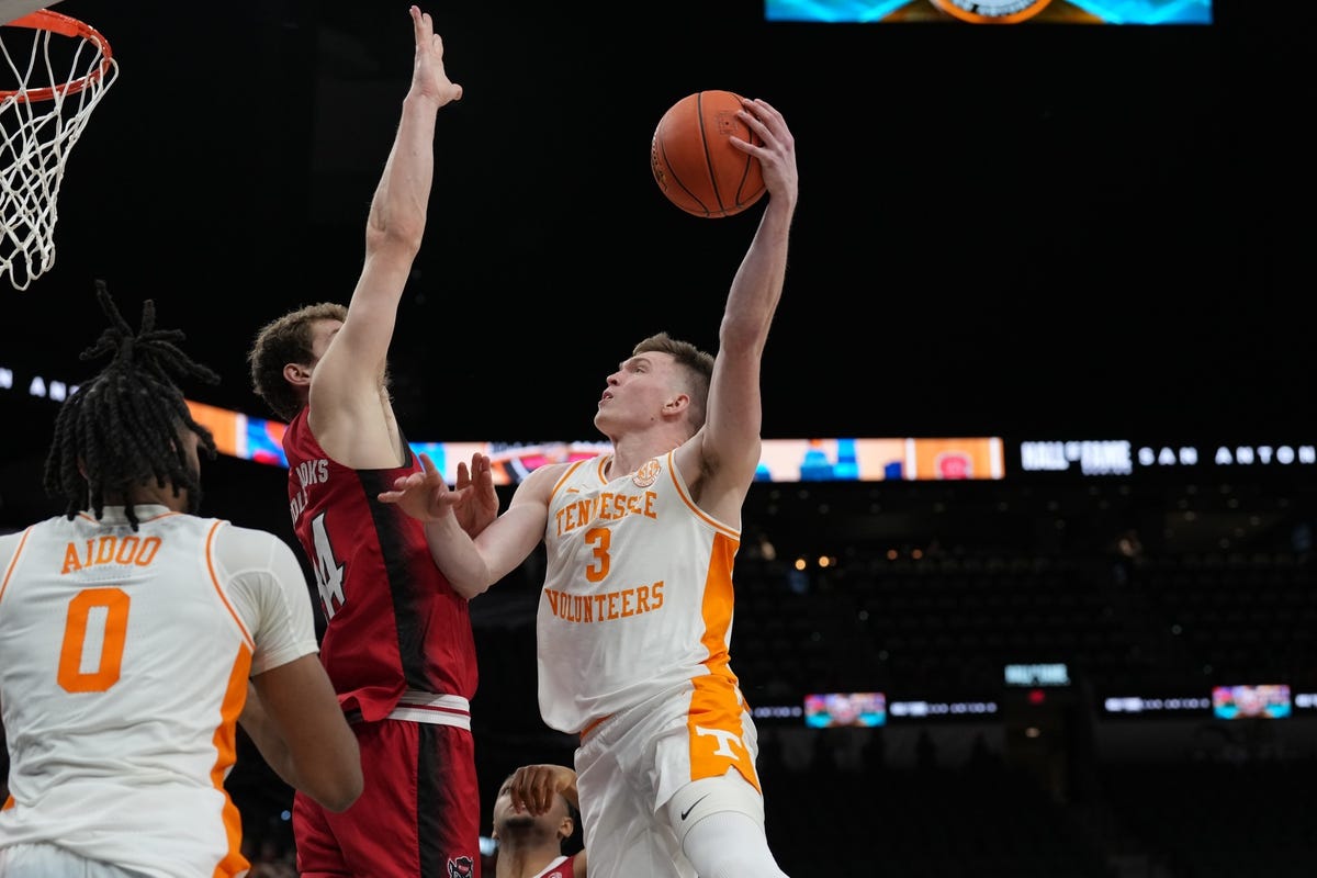 Dalton Knecht named to Julius Erving Small Forward of the Year midseason watch list