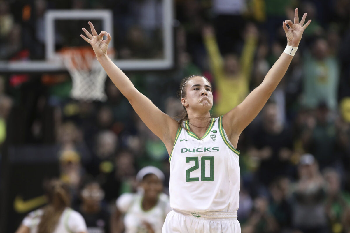 Betting odds released for Sabrina Ionescu vs. Stephen Curry 3-point shootout
