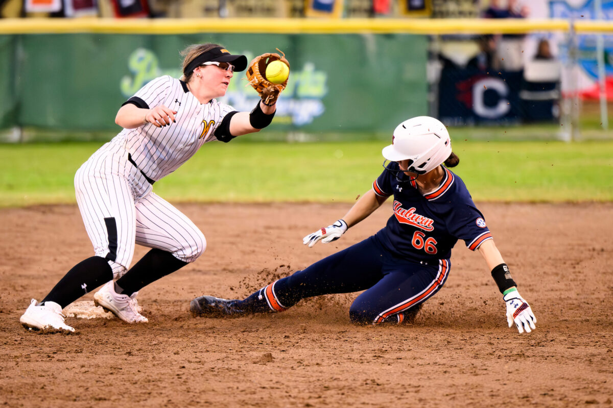 Auburn softball falls out of USA TODAY/NFCA Top 25 Coaches Poll