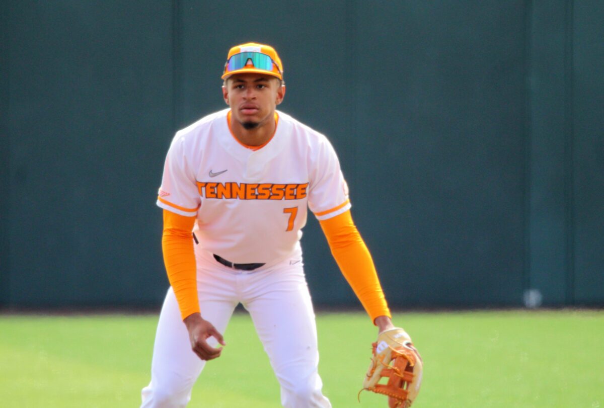 Social media reacts to Tennessee baseball’s triple play