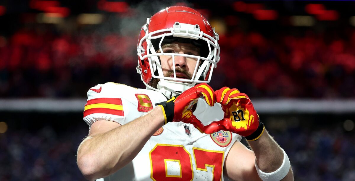 Travis Kelce and the Chiefs returned to Las Vegas and danced to Taylor Swift once again