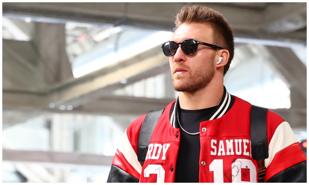 Kyle Juszczyk showed off a signed 49ers jersey jacket designed by his wife, Kristin, at the Super Bowl