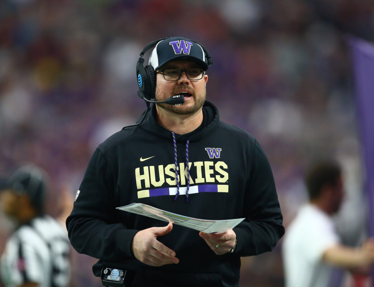 Seahawks finalize hiring of former Huskies OL coach Scott Huff