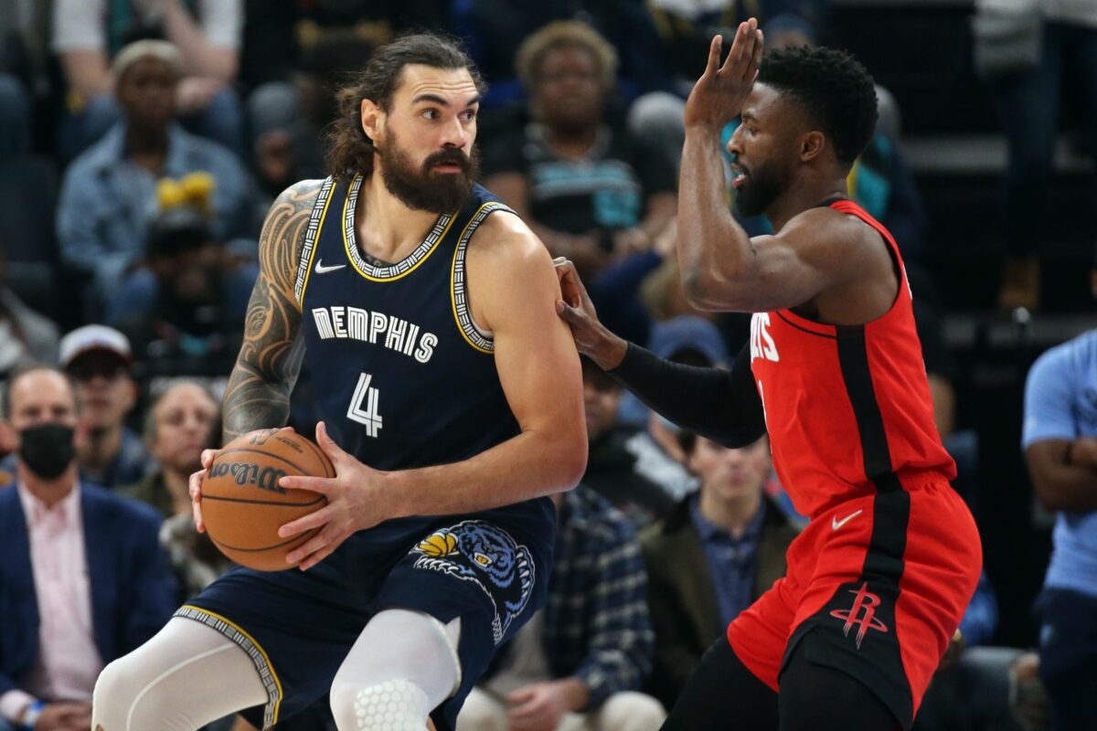 Rockets trade second-round draft assets to Memphis for Steven Adams