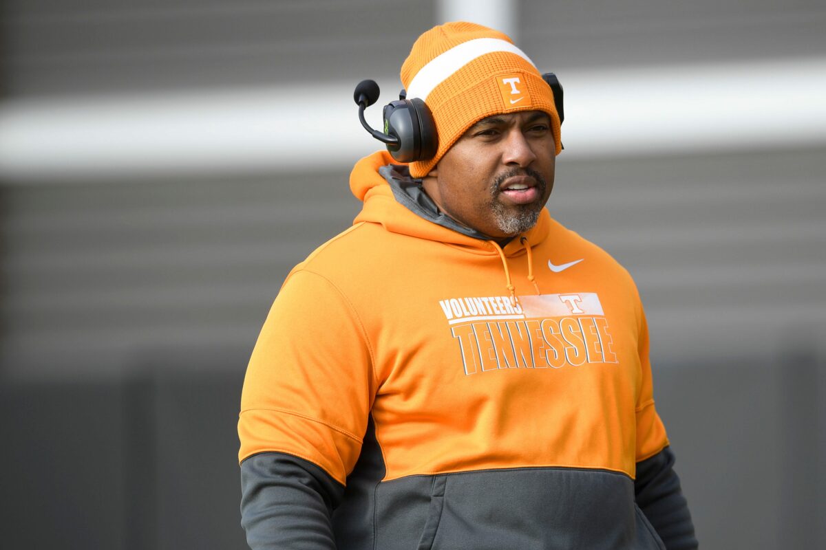 Jaguars reportedly eying Vols’ Jerry Mack to be RB coach