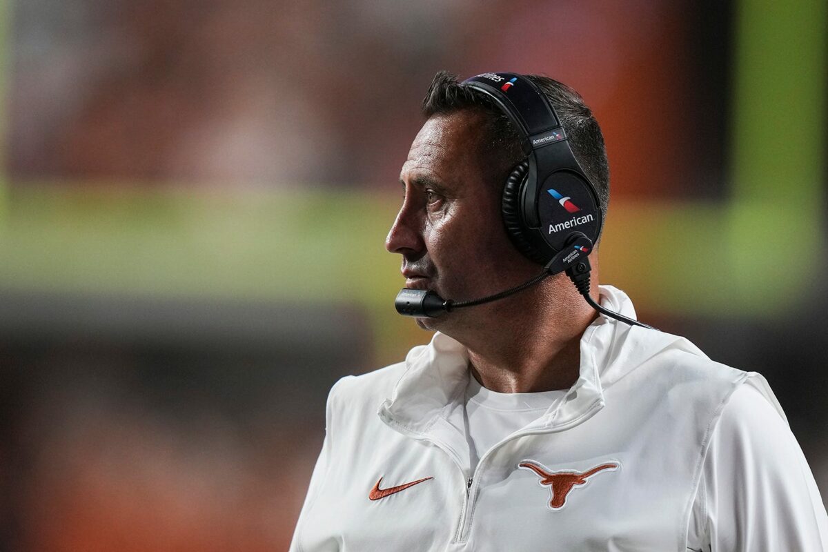 LOOK: Steve Sarkisian poses with fans at Texas baseball game