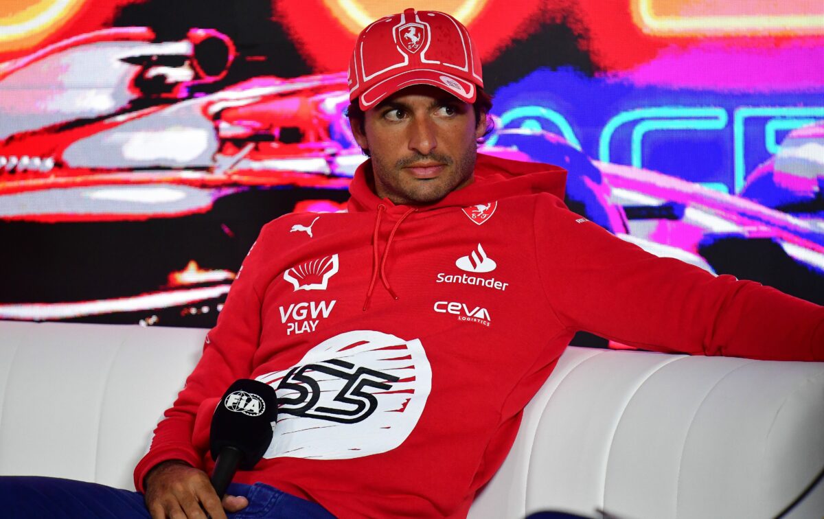 Carlos Sainz releases statement after Lewis Hamilton news