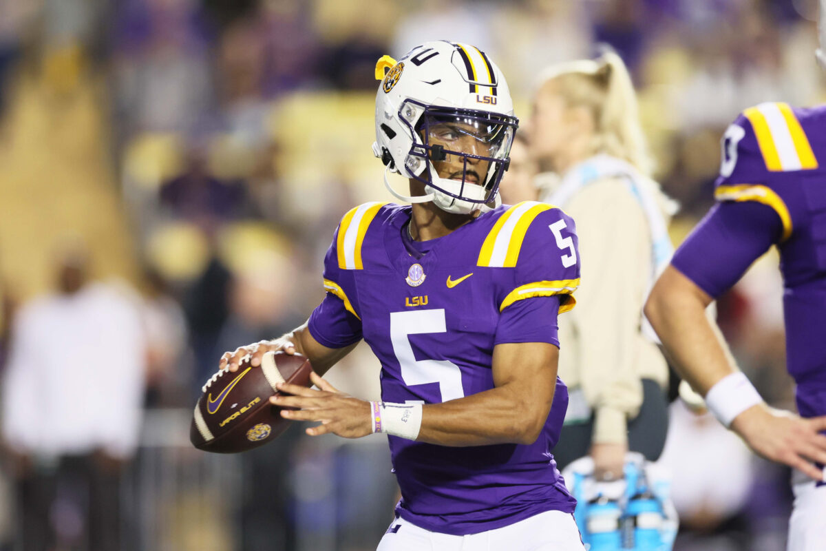 NFL legend offers perfect analysis of the struggle of scouting college QBs