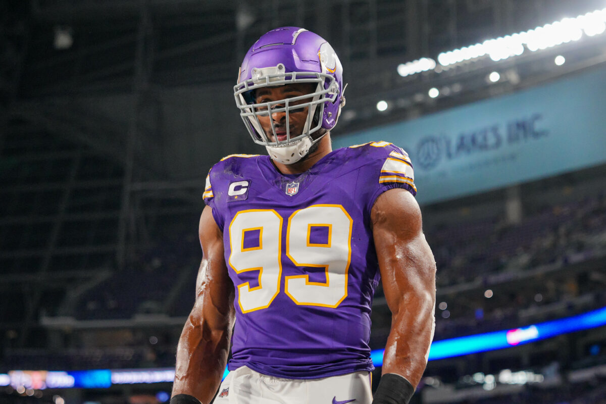 Cowboys Free Agency Targets: 8 defenders who played for Zimmer, staff