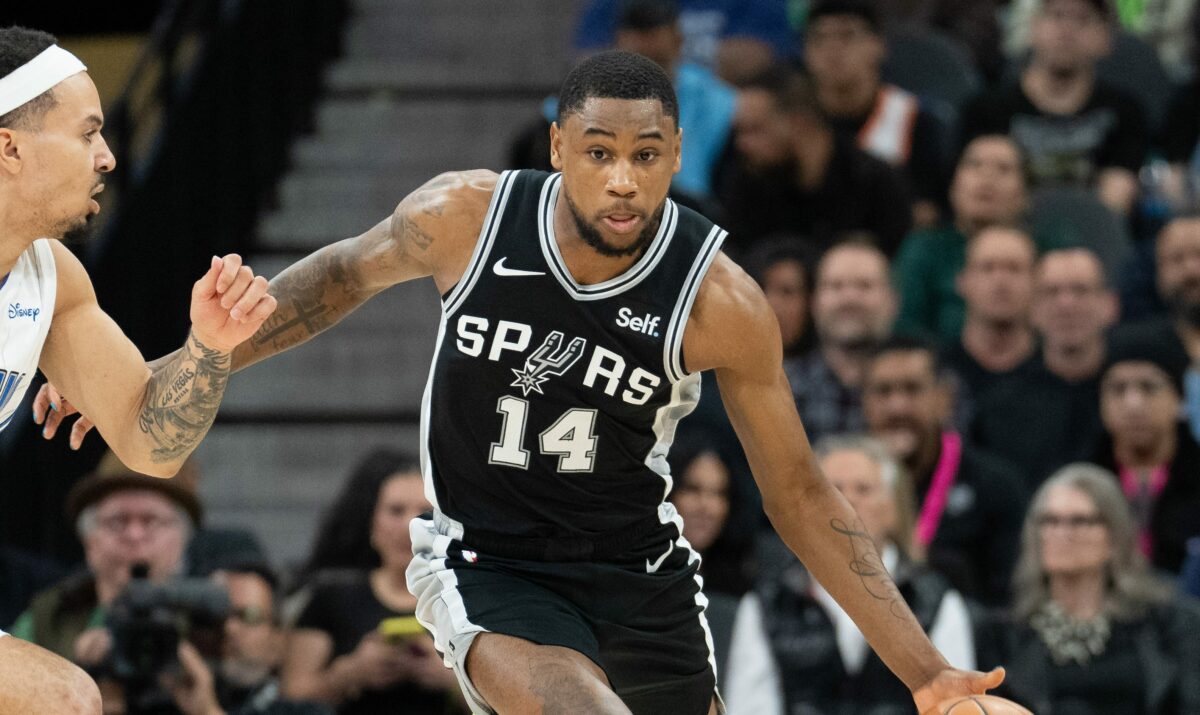 Spurs head coach Gregg Popovich discusses Blake Wesley’s growth