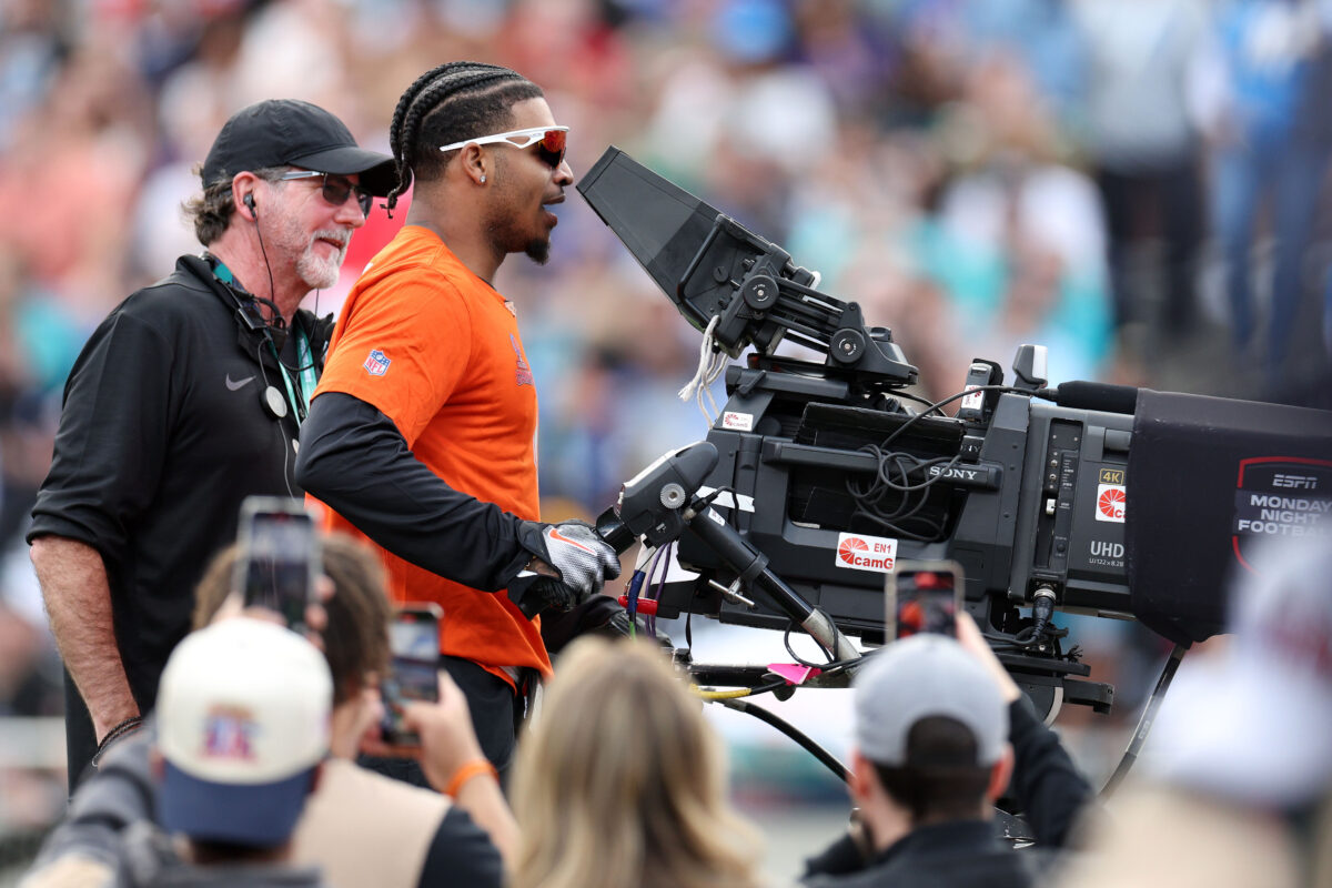 WATCH: Ja’Marr Chase recreates Chad Johnson’s cameraman celebration at Pro Bowl
