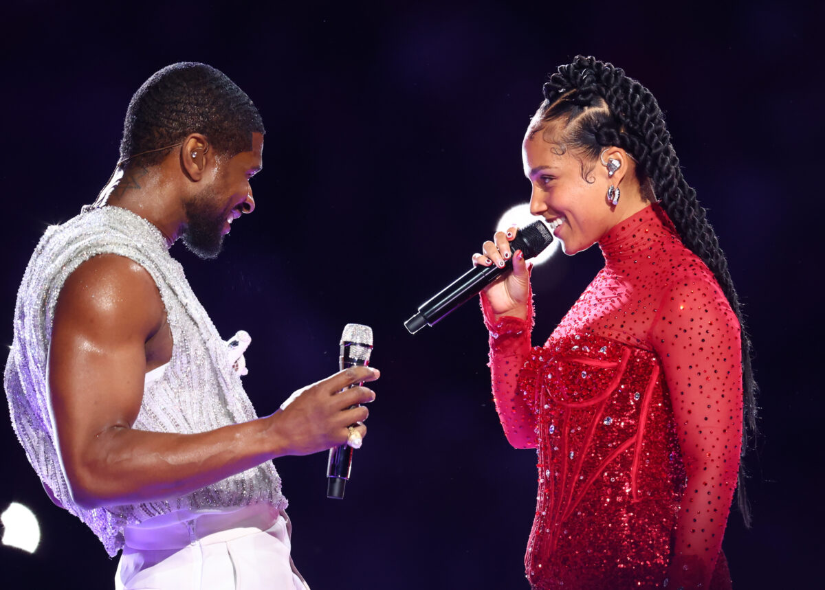 Usher snuggling up with Alicia Keys at his Super Bowl halftime show led to the same Swizz Beatz joke