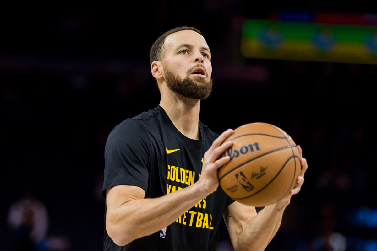 Watch: Steph Curry hits full-court shot from tunnel before game vs. Clippers