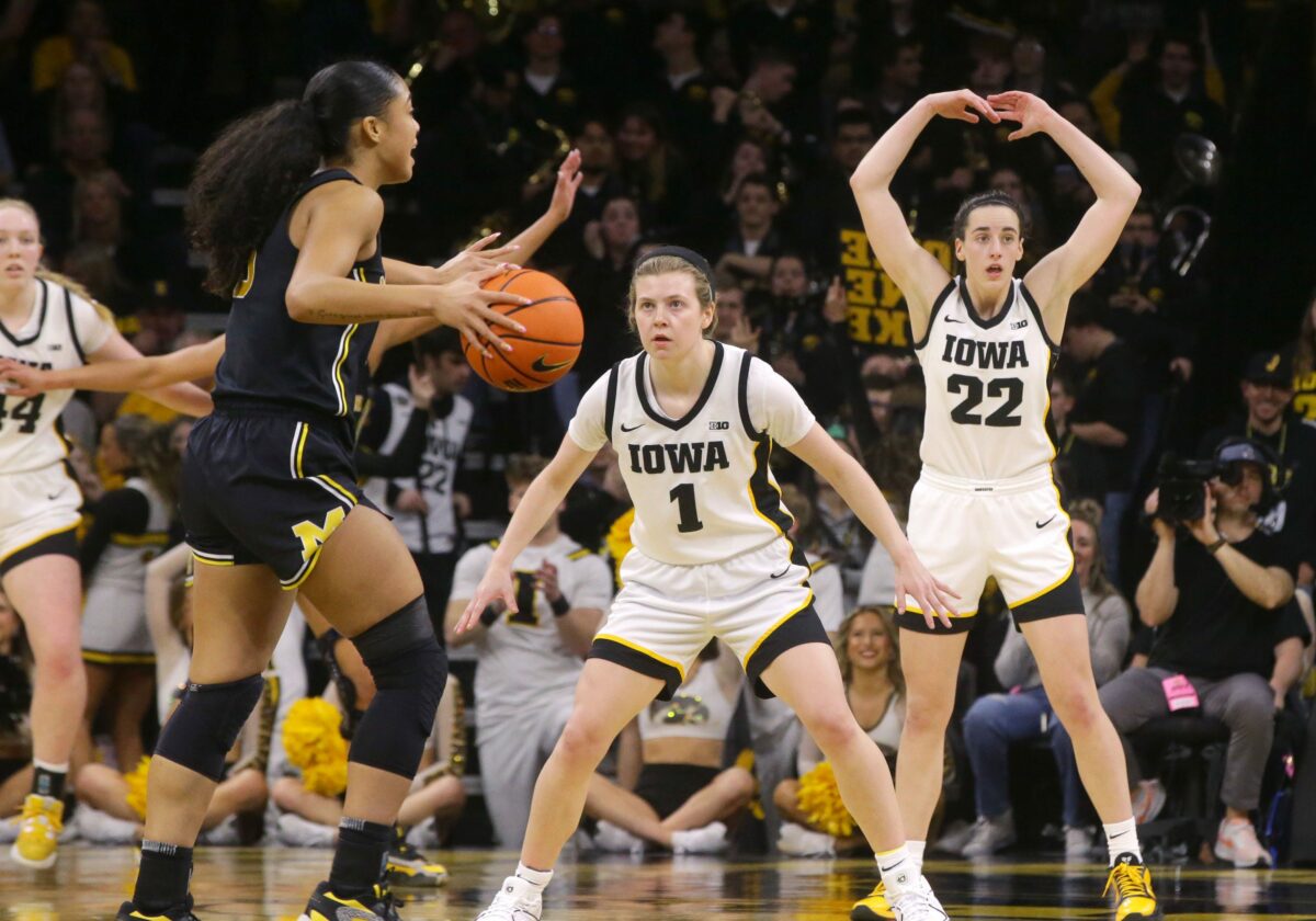 Iowa Hawkeyes hold serve at No. 4 in latest ESPN Power Rankings