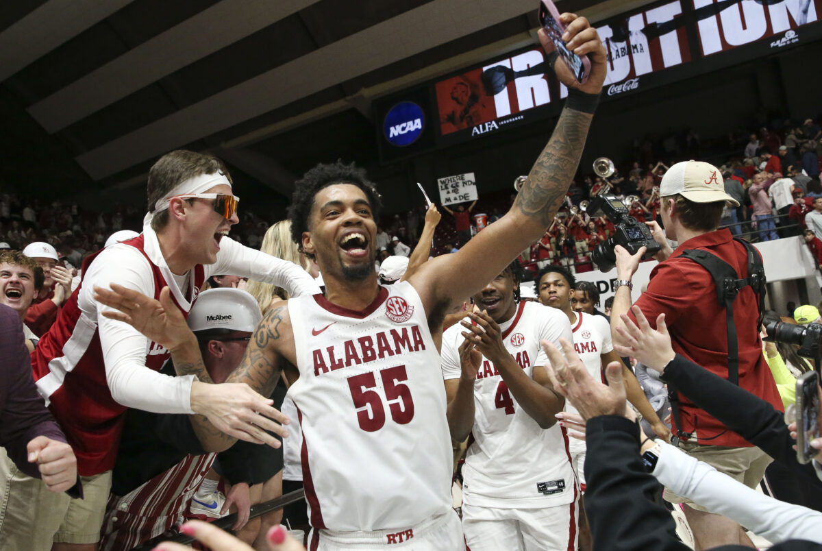 LOOK: Fans react to Alabama’s overtime win over Florida