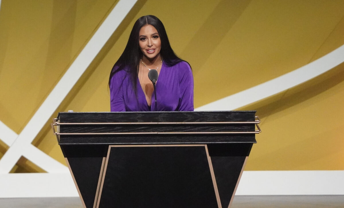 Vanessa Bryant had a hilarious quip about Kobe’s choice of statue pose during Lakers’ unveiling