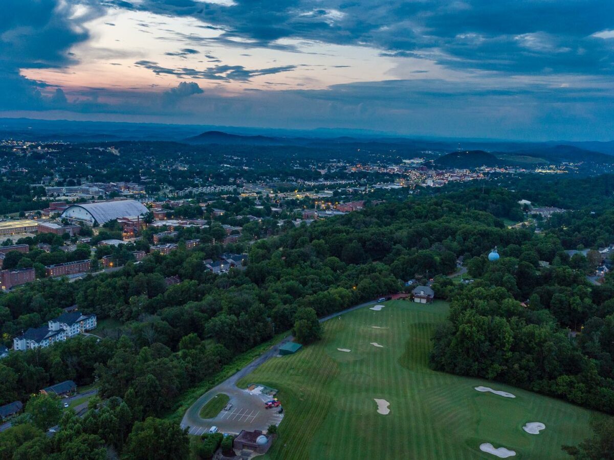 College golf facilities: East Tennessee State and Warren-Greene Golf Center