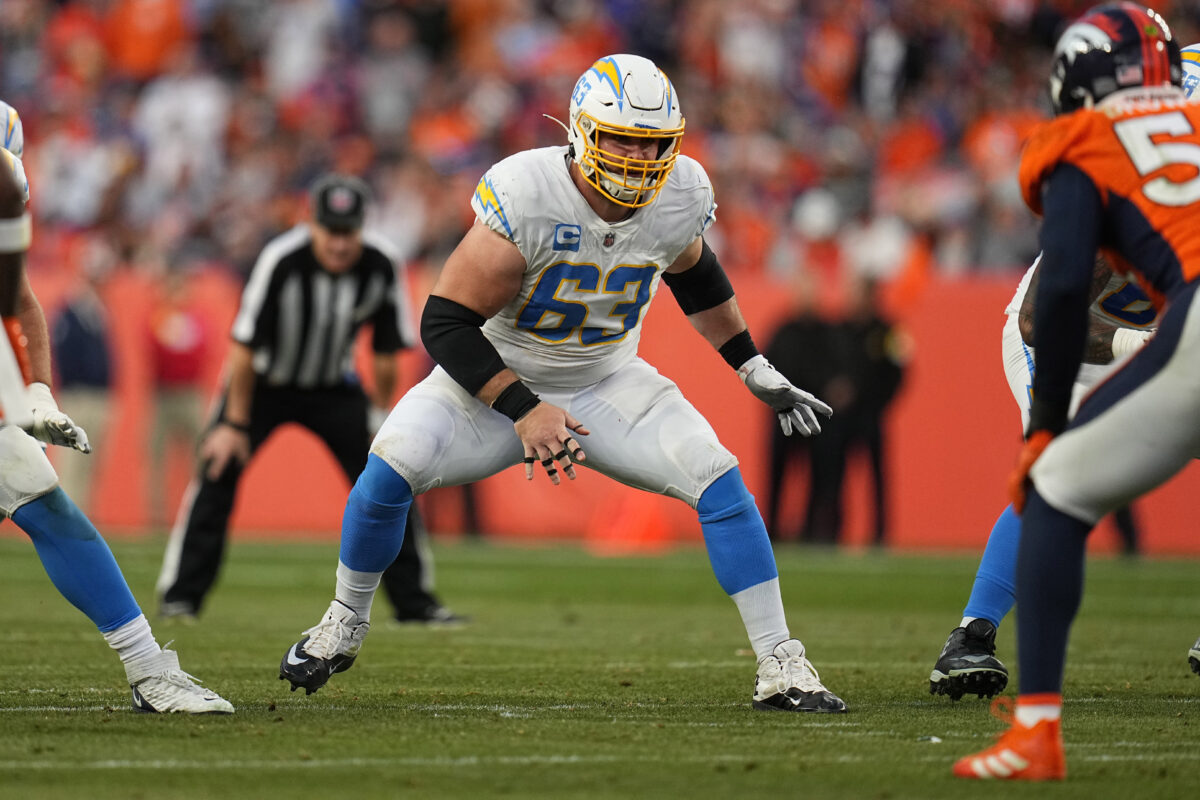 Chargers rework Corey Linsley’s contract