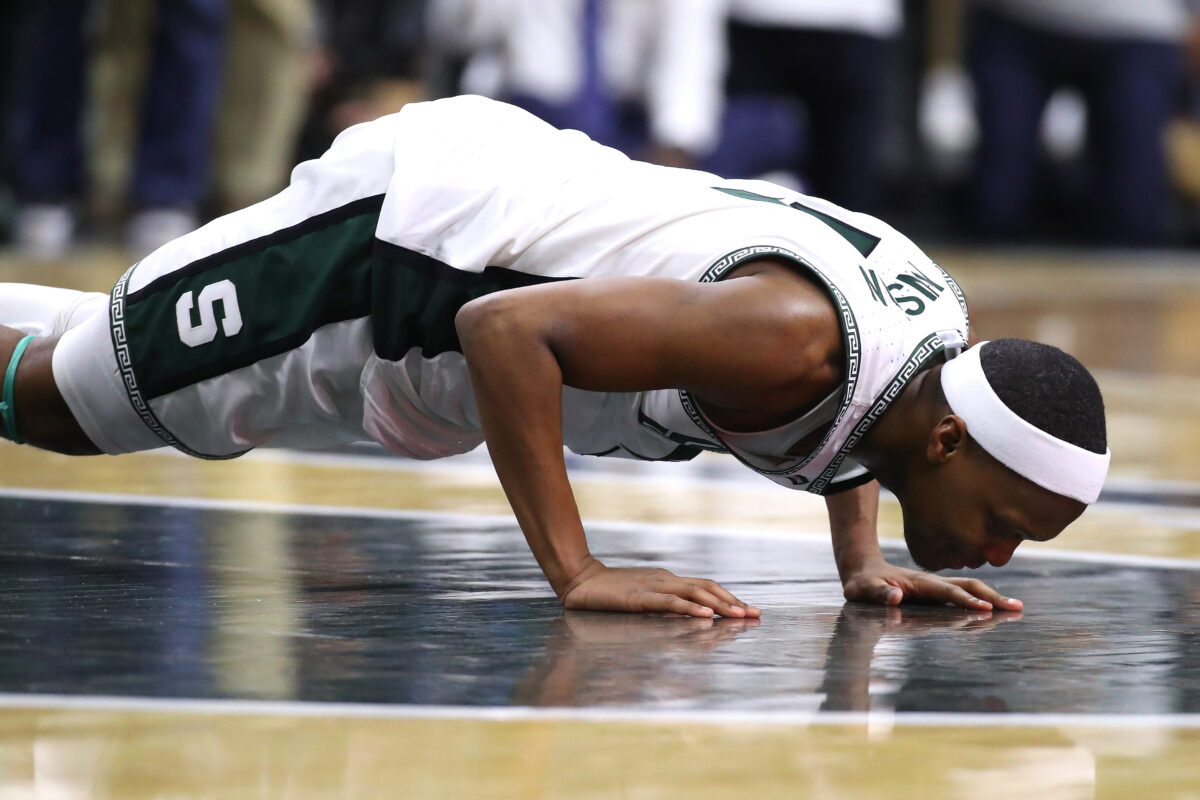 Big Ten Network to feature Michigan State basketball’s kissing the floor tradition