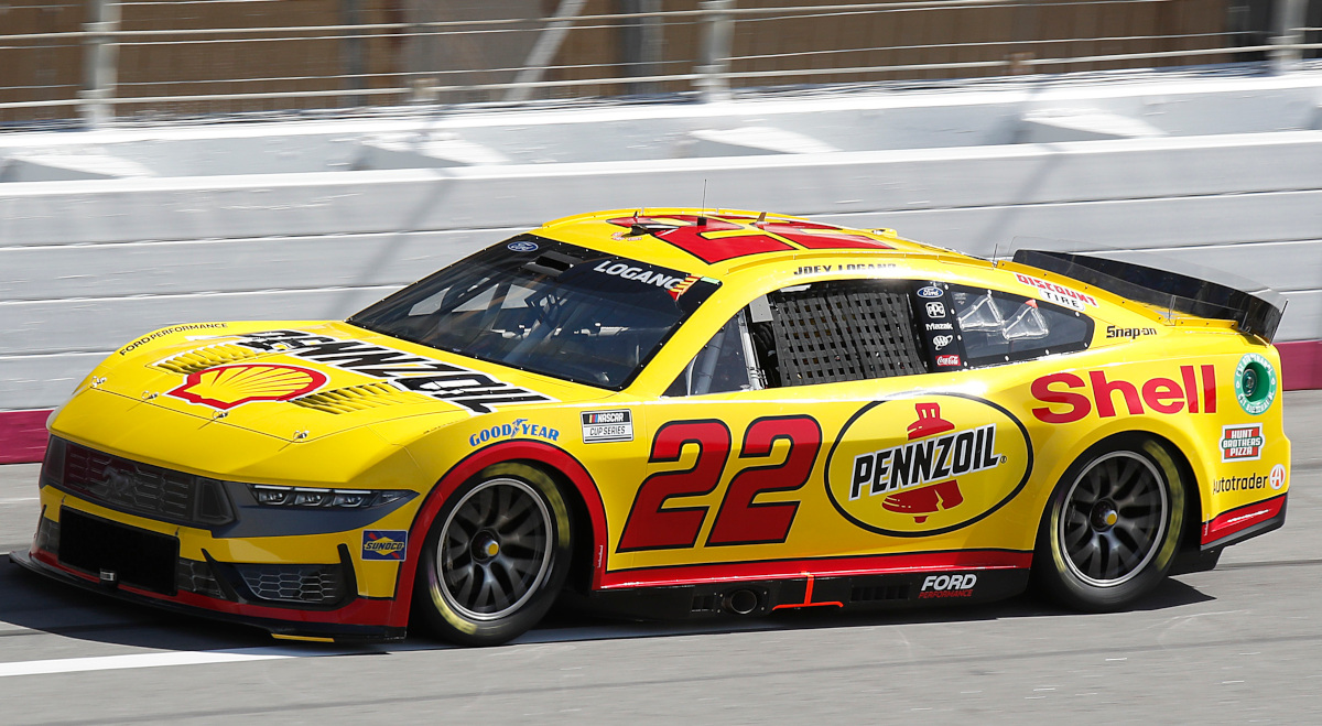 Logano tops Cup qualifying once again at Las Vegas