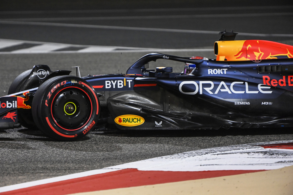 Verstappen edges Leclerc for Bahrain GP pole