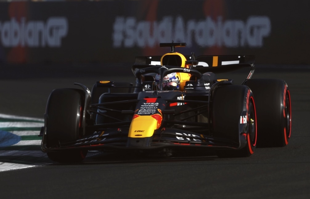 Verstappen tops crash-shortened third Saudi Arabian GP practice