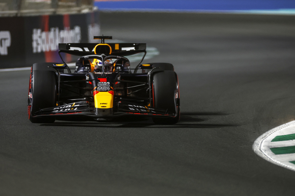 Verstappen comfortably bests Leclerc for Saudi Arabia GP pole