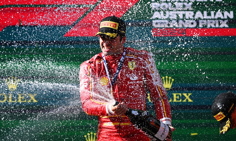 Sainz dominant after Verstappen retires in Australia