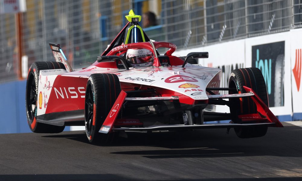 Rowland puts Nissan on pole in Tokyo