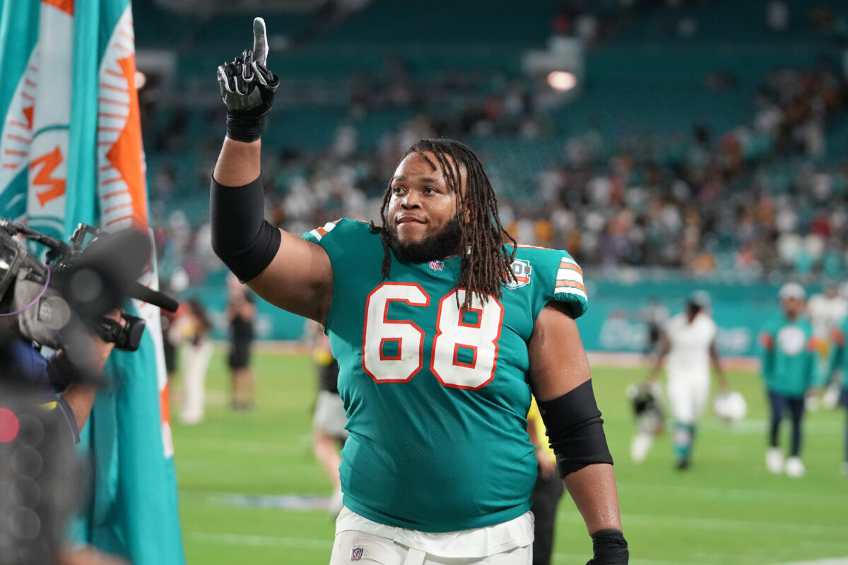 Dolphins OL Robert Hunt plans to sign huge contract with Panthers