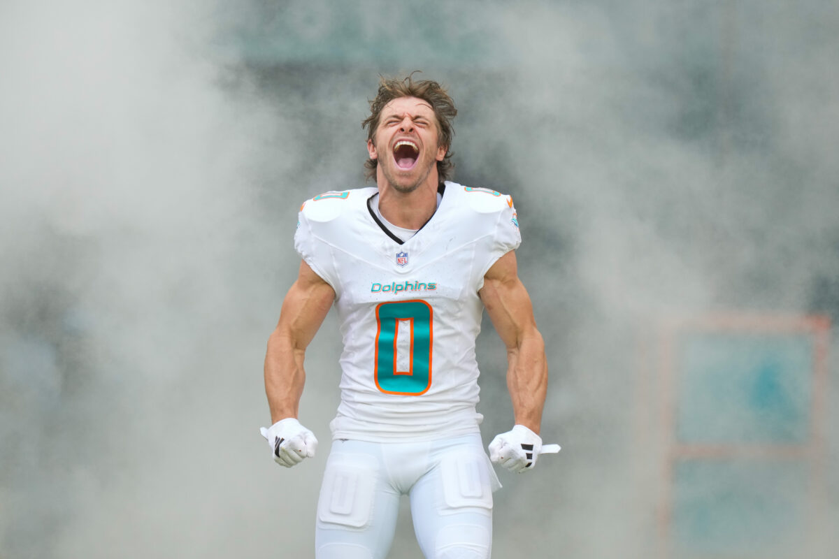 Dolphins re-signing WR Braxton Berrios