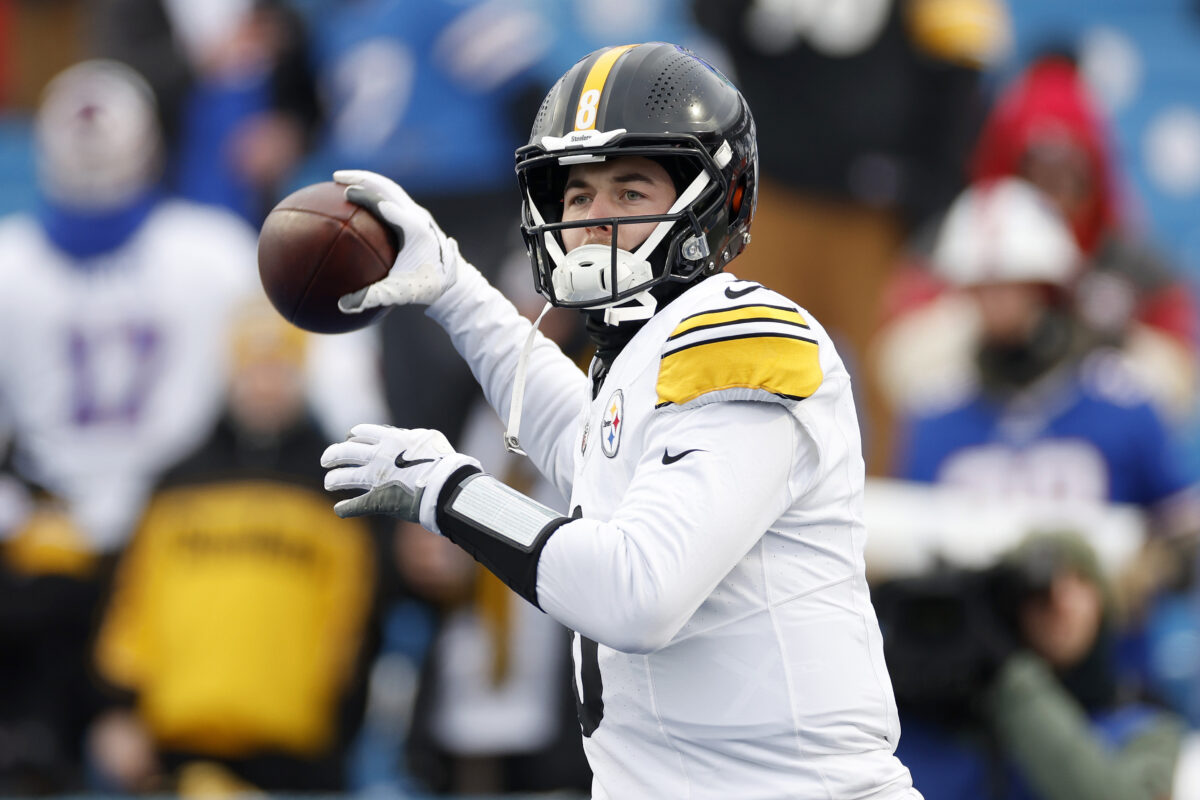 Steelers trade QB Kenny Pickett to Eagles