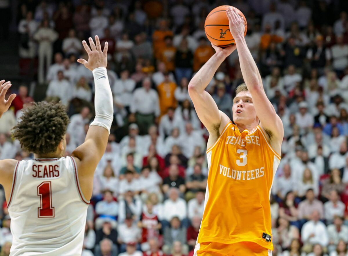 Vols take sole possession of first place in SEC after winning at Alabama
