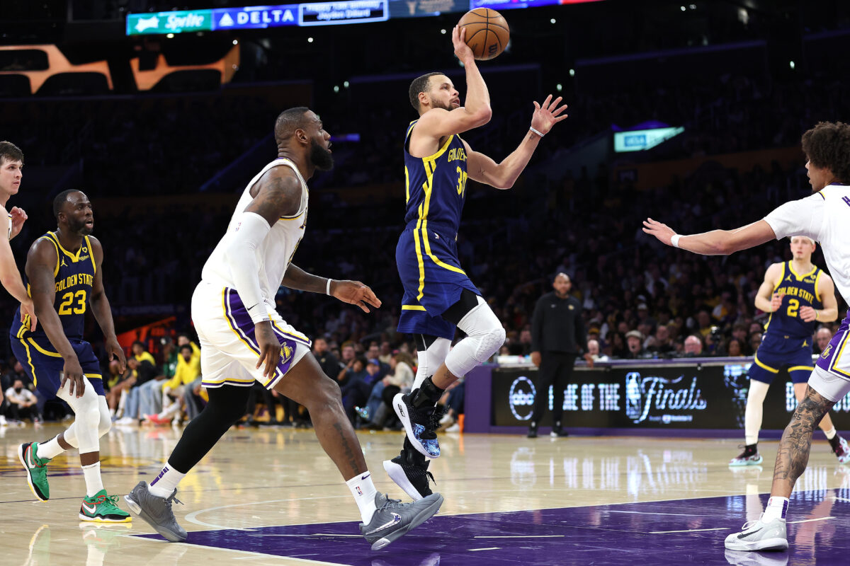 Warriors’ Steph Curry drops 31 points in return vs. Lakers
