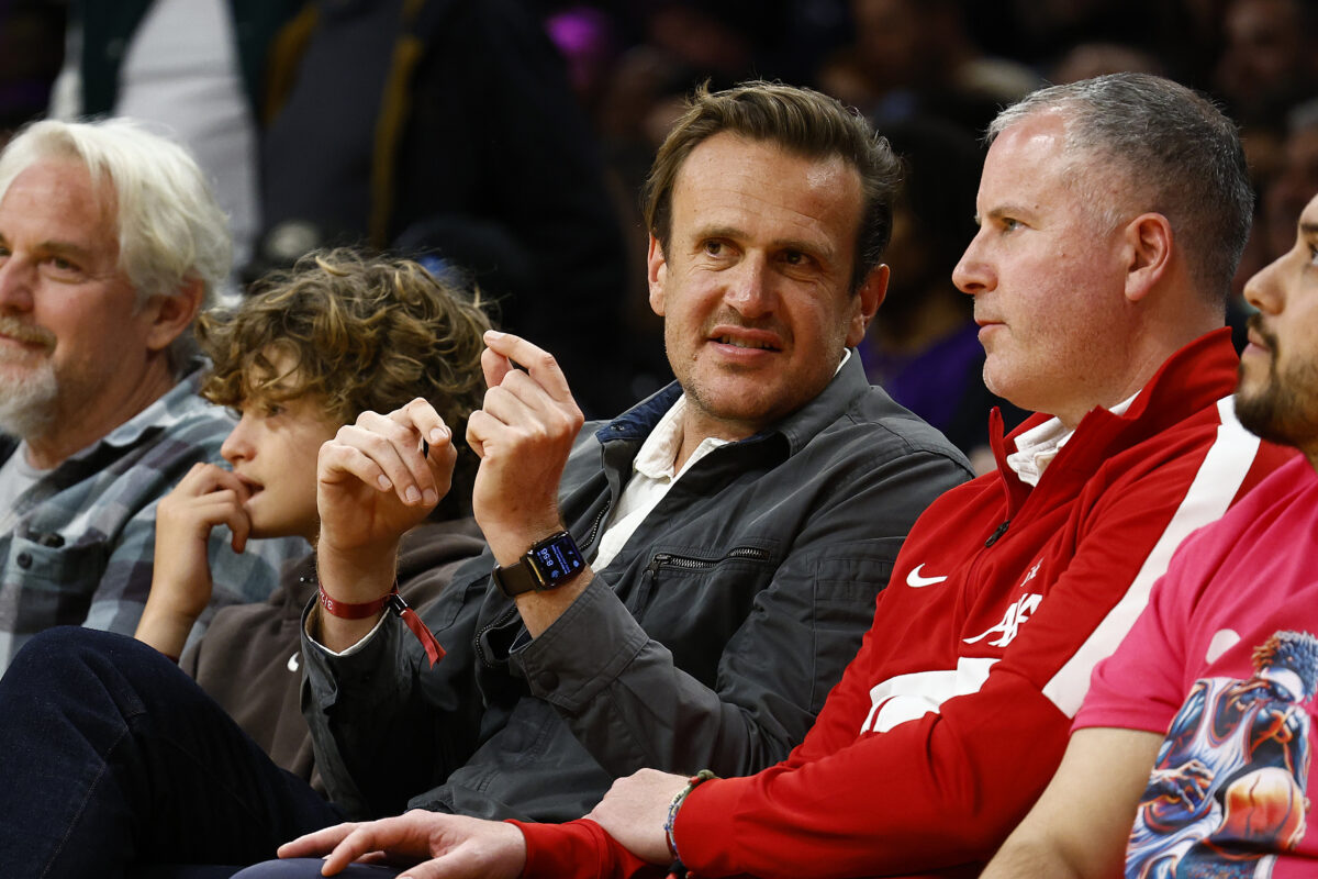 LOOK: Jason Segel from ‘How I met your mother’ at Lakers game and other pictures of the day in the NBA
