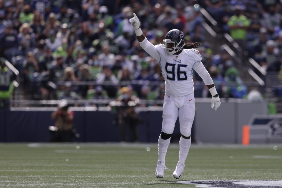 Texans agree to terms with ex-Titans DL Denico Autry