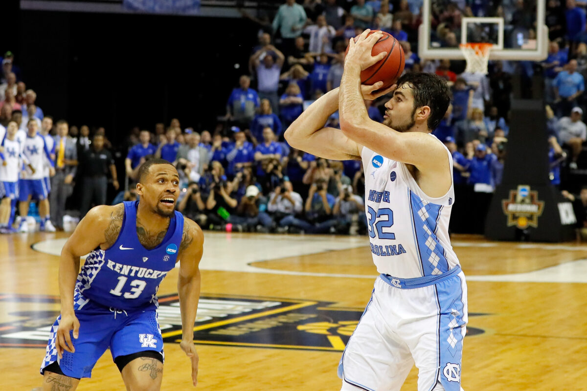 WATCH: Revisit Luke Maye’s buzzer-beater vs. Kentucky in 2017 NCAA Tournament