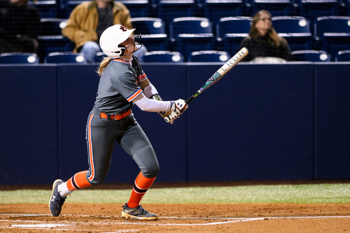 Auburn softball returns to top 25 in latest USA TODAY/NFCA Coaches Poll