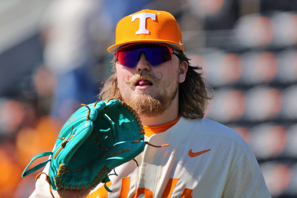 Vols run-rule Bowling Green for third consecutive game