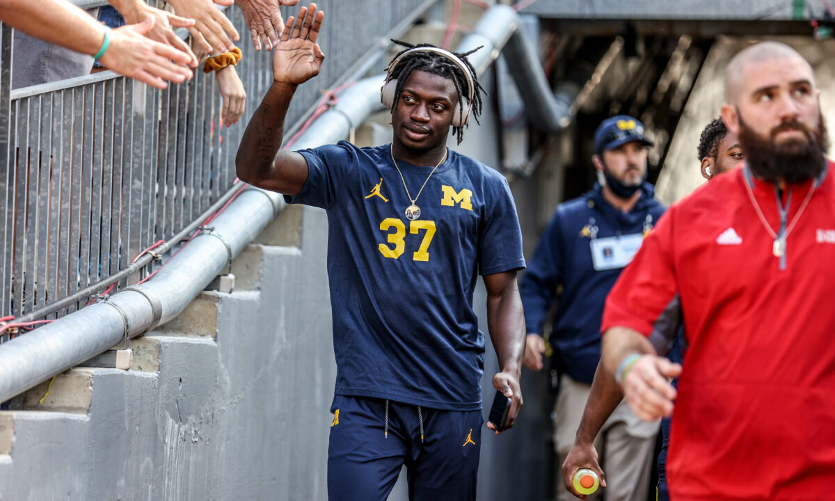 Michigan football wide receiver enters transfer portal