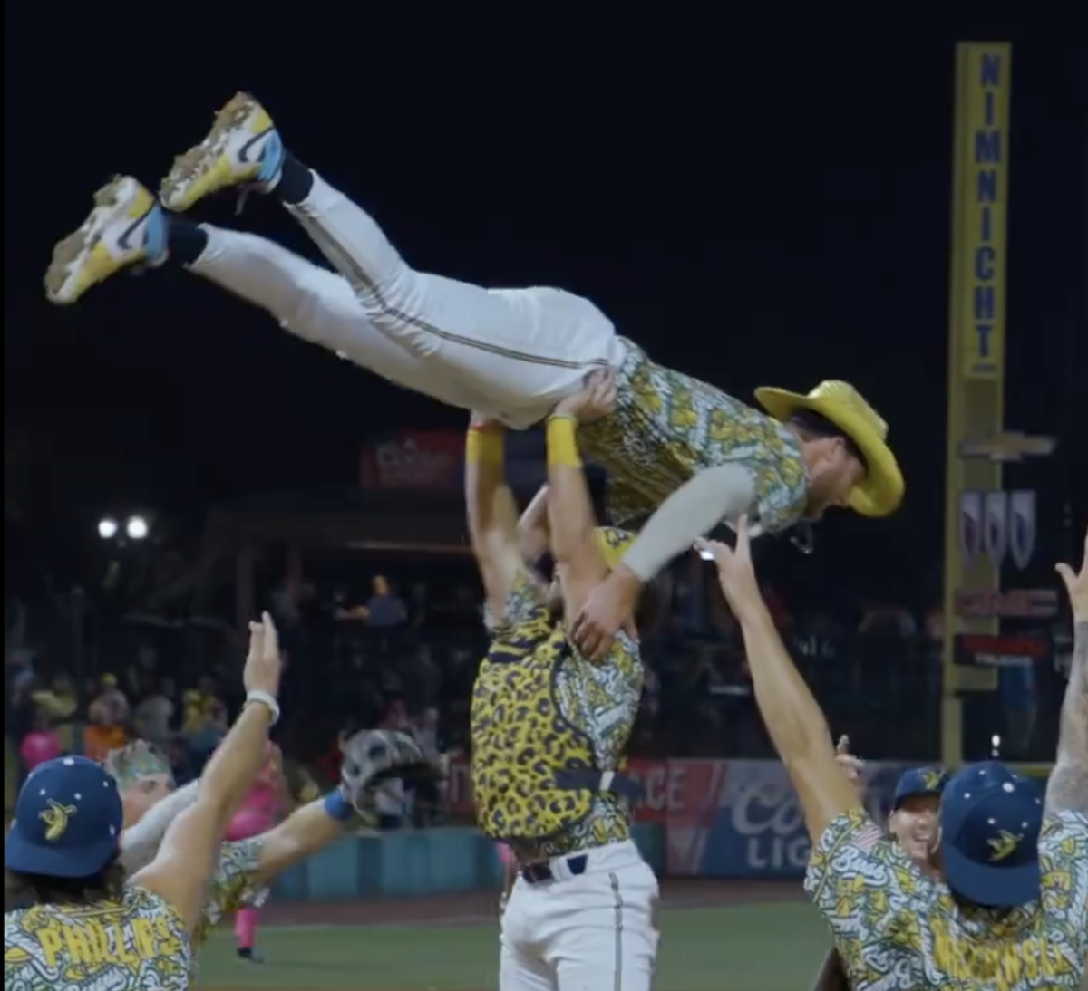 The Savannah Bananas perfectly recreated the final dance scene from Dirty Dancing
